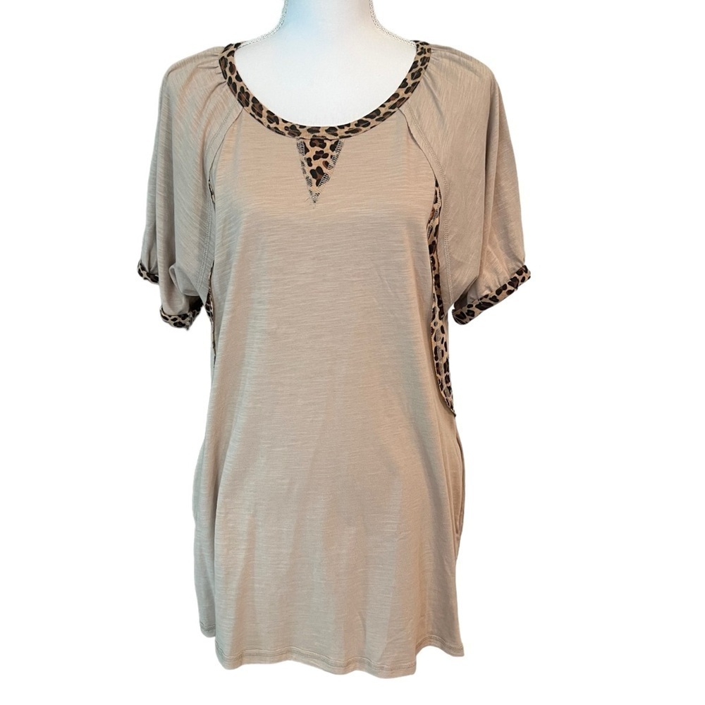 Umgee Tunic Shirt Top With Leopard Animal Print‎ Accents Women’s Size Small
